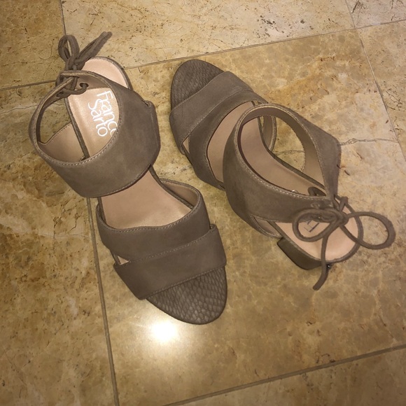 Franco Sarto Heels (Call it Spring) size 8 - Picture 4 of 4